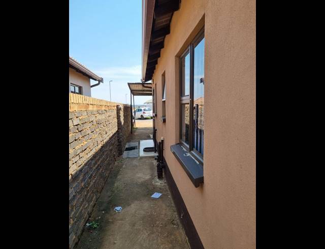 2 BEDROOM HOUSE FOR SALE IN WINDMILL PARK